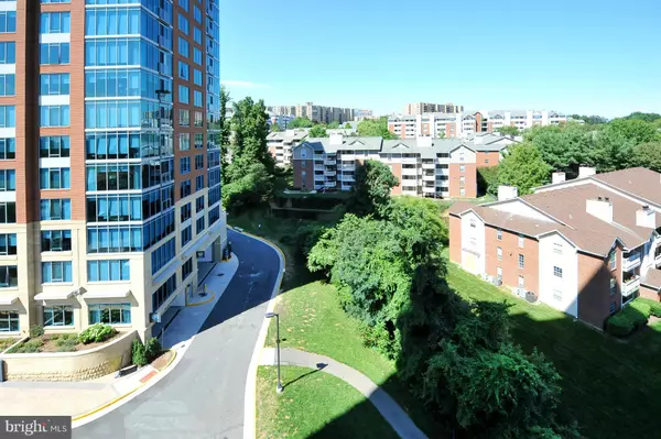 Mclean, VA 22102,8220 CRESTWOOD HEIGHTS DR #605