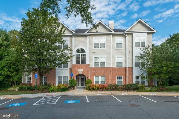 1501 NORTH POINT DR #101, Reston, VA 20194