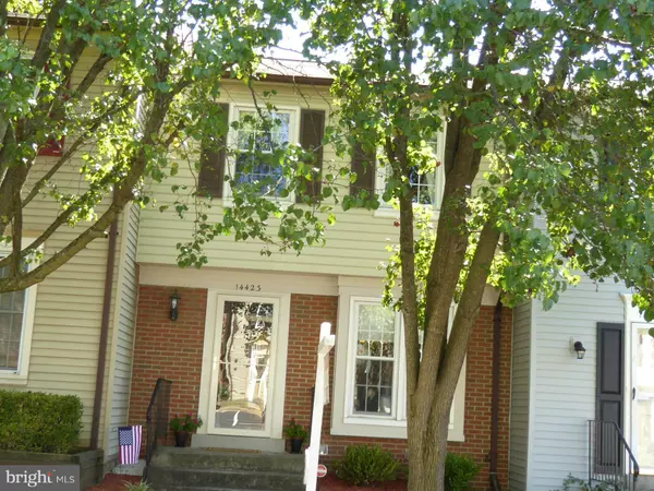 14423 FOUR CHIMNEY DR, Centreville, VA 20120