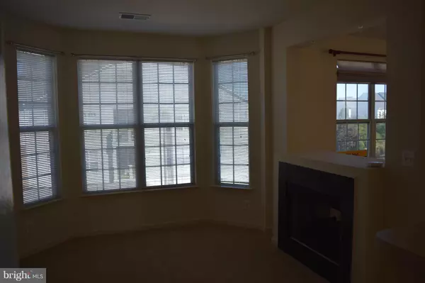 Alexandria, VA 22312,6480 CHEYENNE DR #301