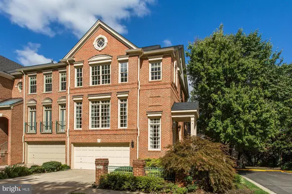 7708 ANNANDALE MAINS CT, Annandale, VA 22003