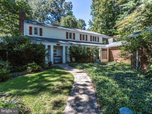 3032 KNOLL DR, Falls Church, VA 22042