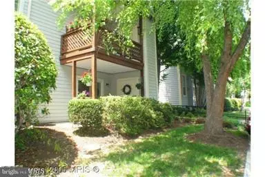 10129 OAKTON TERRACE RD #10129, Oakton, VA 22124