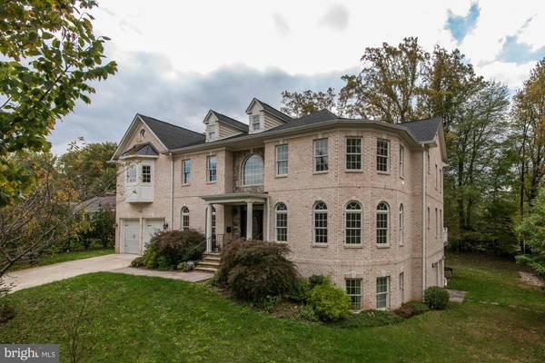 6529 FAIRLAWN DR, Mclean, VA 22101