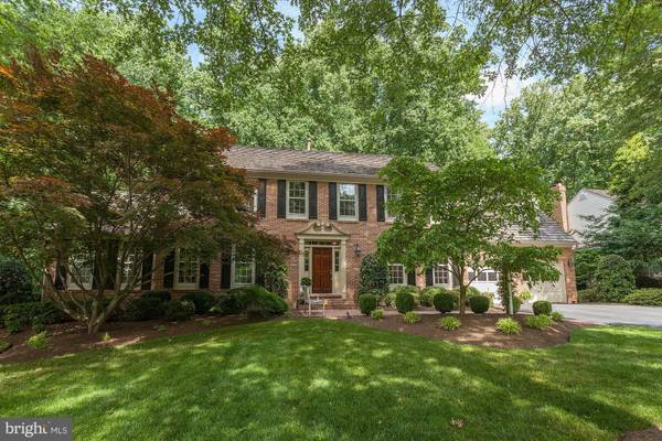 7208 LAKETREE DR, Fairfax Station, VA 22039