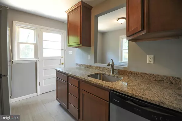 Alexandria, VA 22307,6928 UNIVERSITY DR