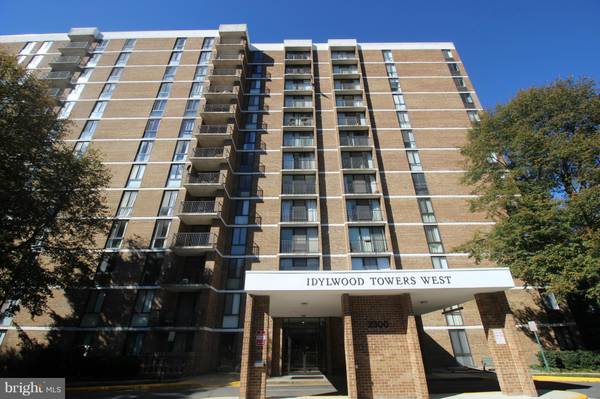 2300 PIMMIT DR #803, Falls Church, VA 22043