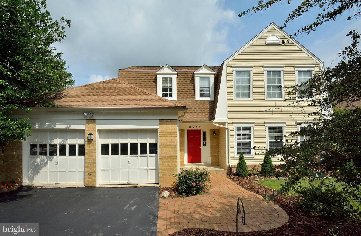 Vienna, VA 22182,8533 WEST OAK PLACE