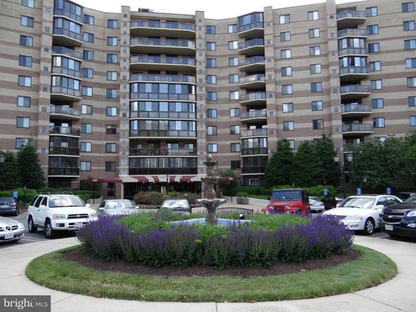 8360 GREENSBORO DR #405, Mclean, VA 22102