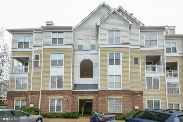 2107 HIGHCOURT LN #303, Herndon, VA 20170