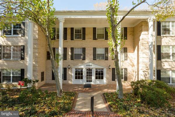 7700 TREMAYNE PL #211, Mclean, VA 22102