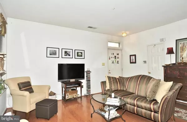 Alexandria, VA 22315,6920 ELLINGHAM CIR #121