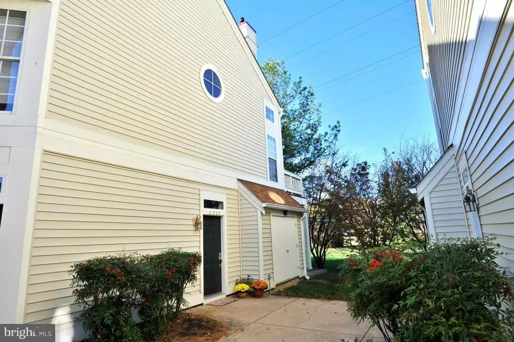 Alexandria, VA 22315,6920 ELLINGHAM CIR #121