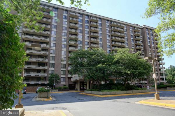 1808 OLD MEADOW RD #1418, Mclean, VA 22102