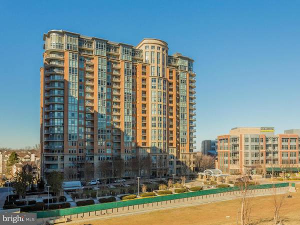 8220 CRESTWOOD HEIGHTS DR #1103, Mclean, VA 22102