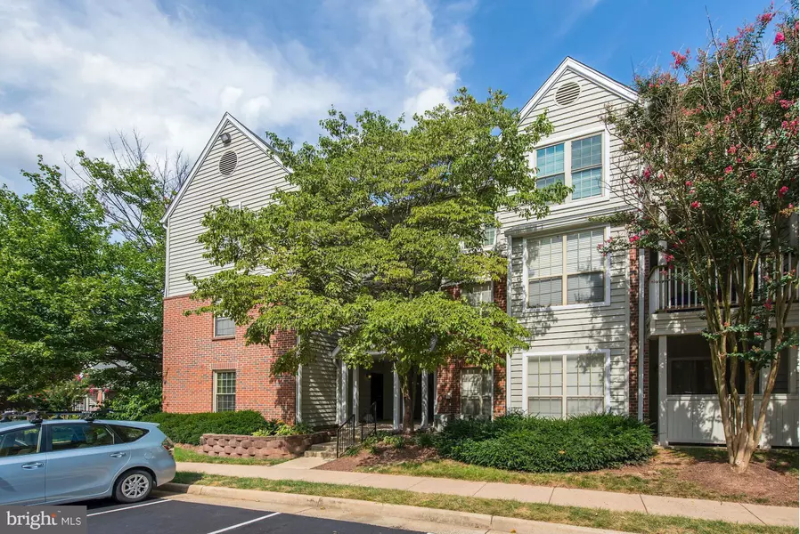 3909 PENDERVIEW DR #1901, Fairfax, VA 22033