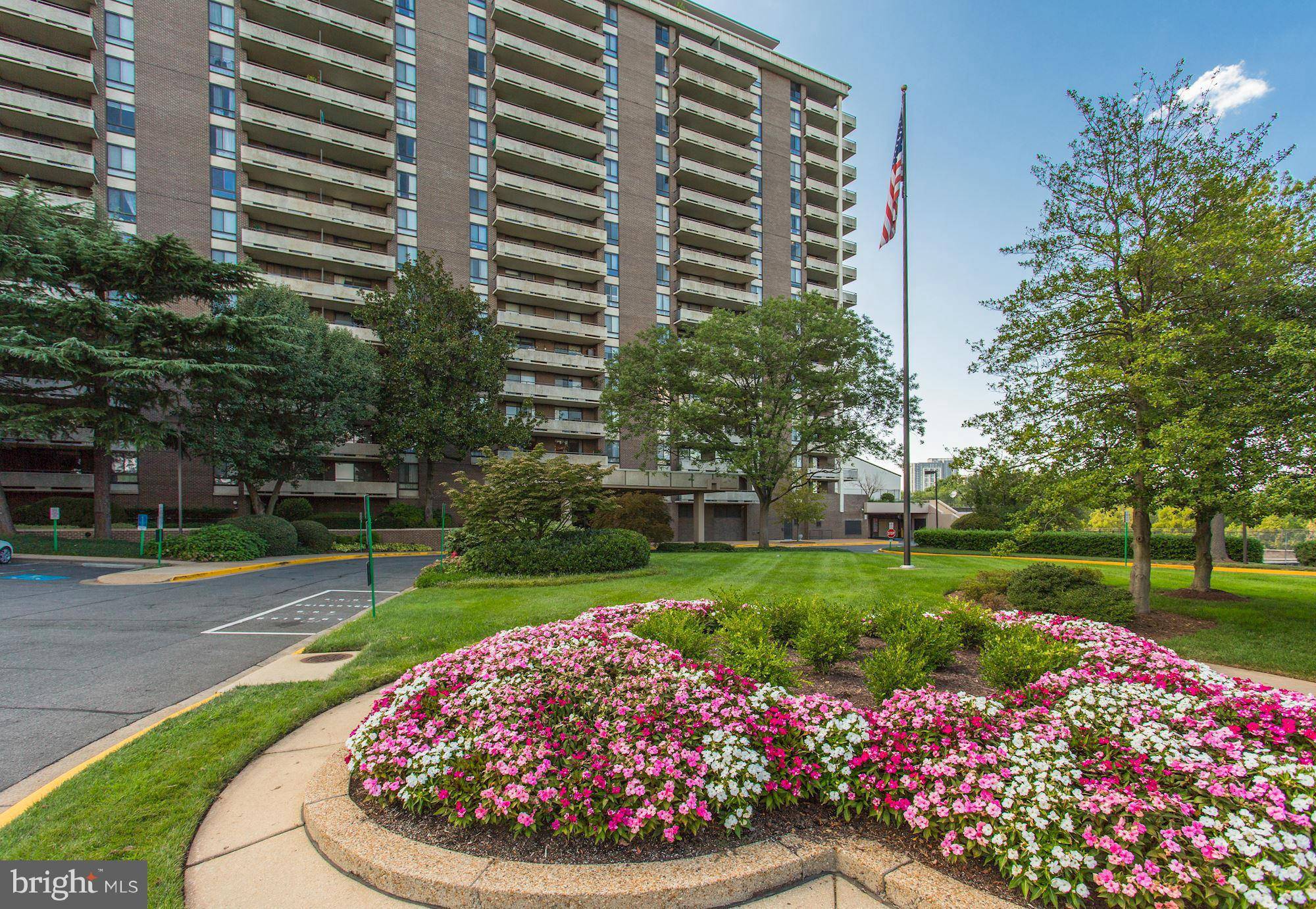 1800 OLD MEADOW RD #1512-1513, Mclean, VA 22102