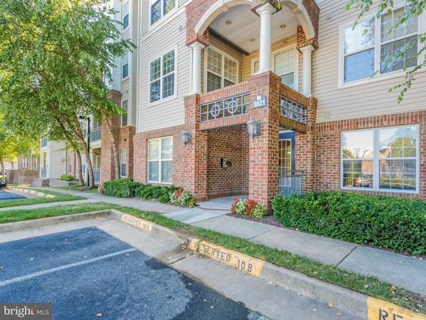 3021 NICOSH CIR #1305, Falls Church, VA 22042