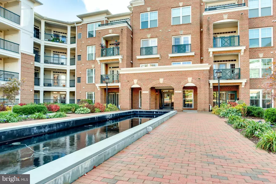 2905 SAINTSBURY PLZ #213, Fairfax, VA 22031