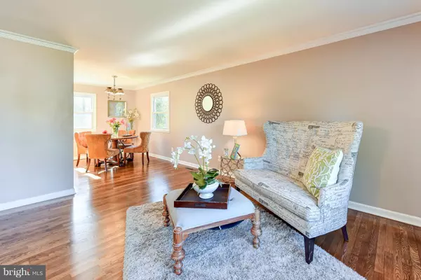 Sterling, VA 20164,723 HOLLY AVE W