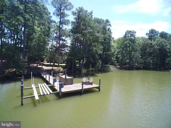 Reedville, VA 22539,24 BAY POINTE CT