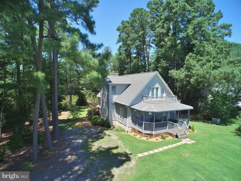 24 BAY POINTE CT, Reedville, VA 22539