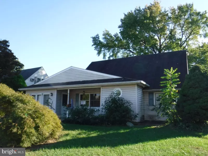 41 MISTY PINE RD, Levittown, PA 19056