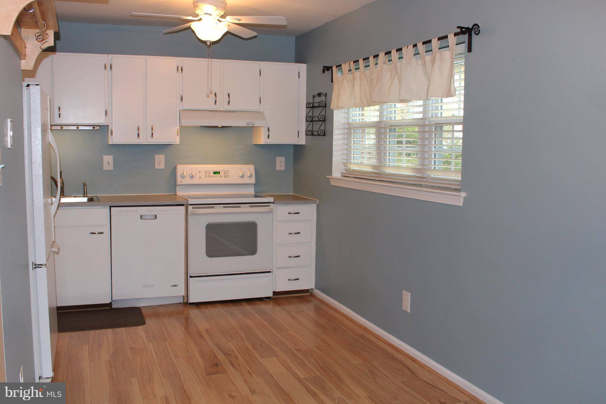 Chantilly, VA 20151,4143 DAWN VALLEY CT #75C