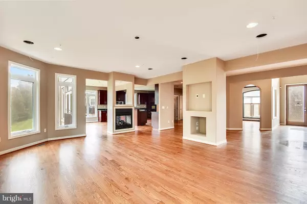 Bowie, MD 20721,3211 COURTSIDE RD