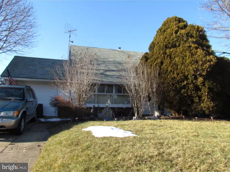 39 VIBURNUM LN, Levittown, PA 19054