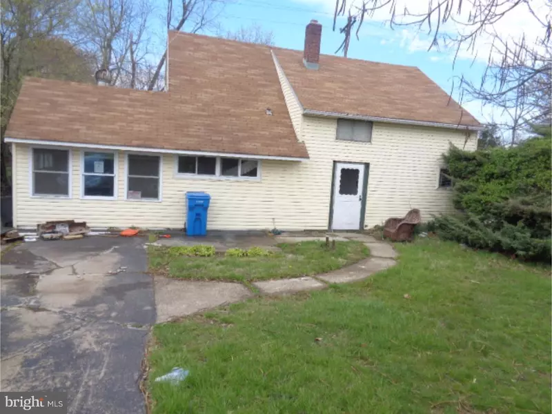 414 HOLLY DR, Levittown, PA 19055