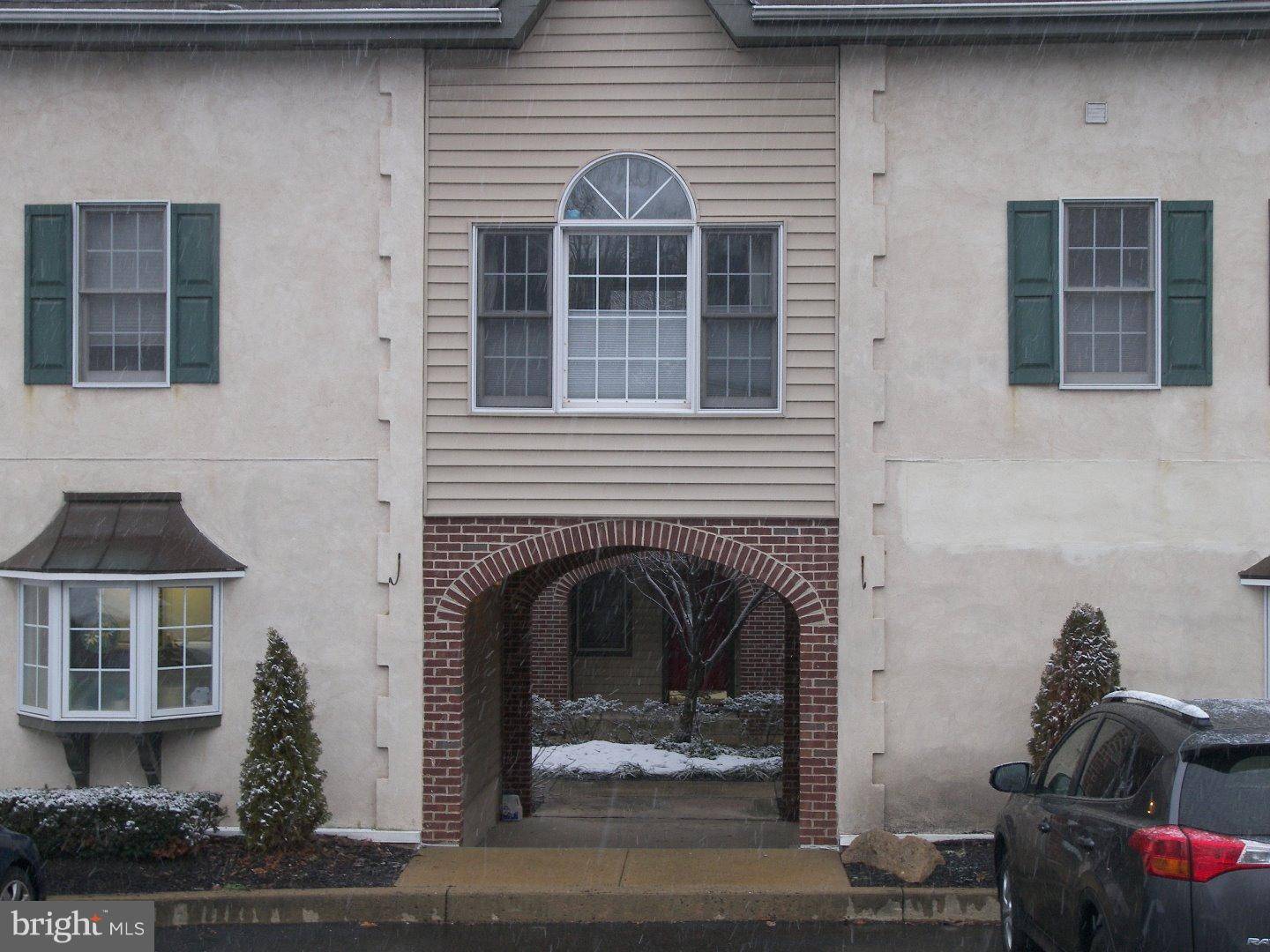 145 SELNER LN #F, Doylestown, PA 18901