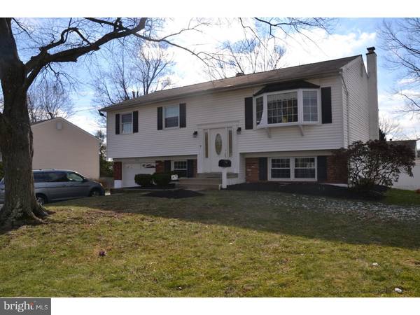 368 OVERLOOK DR, Warminster, PA 18974