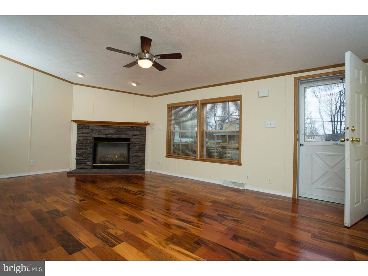 Feasterville Trevose, PA 19053,537 CLEARVIEW AVE