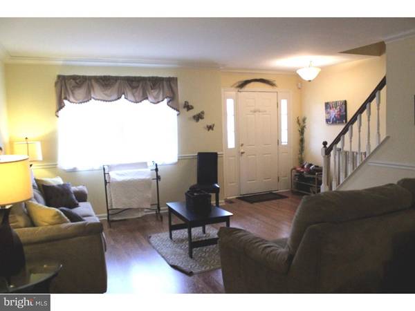 Doylestown, PA 18902,4072 HOLLY WAY