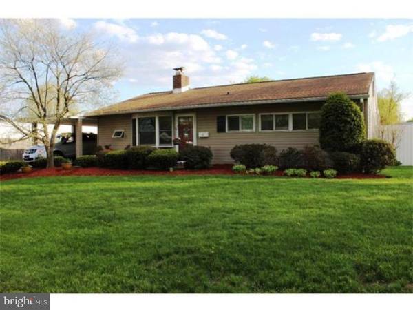 21 GROVE LN, Levittown, PA 19055