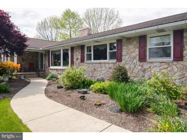 2240 FOULKES MILL RD, Quakertown, PA 18951