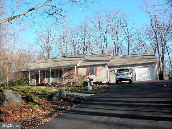 2135 STERNERS RD, Green Lane, PA 18054