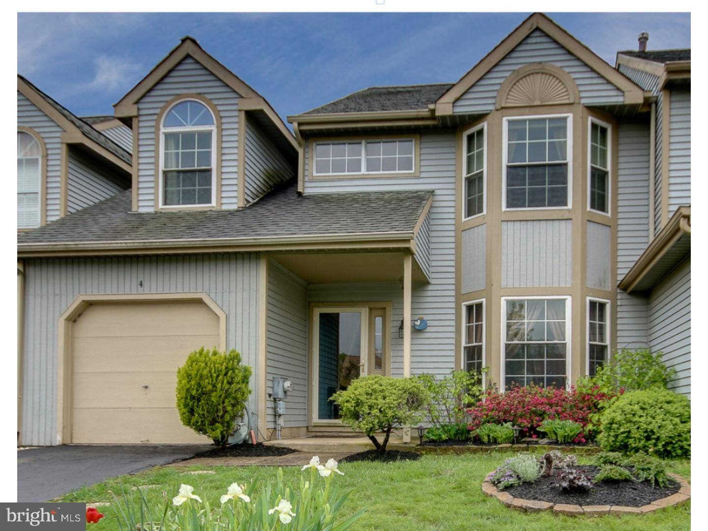 Newtown, PA 18940,4 LOCUST LN