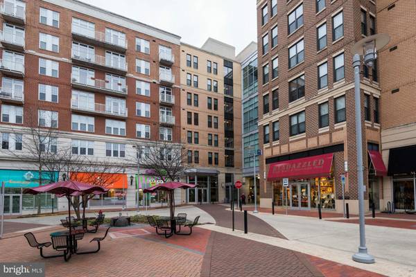 444 BROAD ST W #406, Falls Church, VA 22046