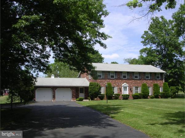 2420 HILLCREST RD, Quakertown, PA 18951