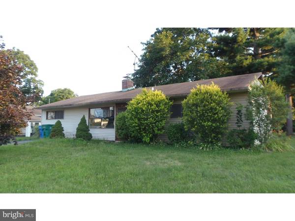 26 GREENBROOK DR, Levittown, PA 19055