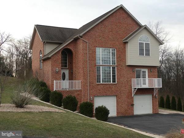 111 TOPAZ DR, Chambersburg, PA 17202