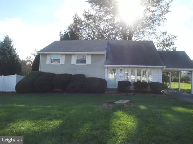 1336 CLOVERLY RD, Warminster, PA 18974