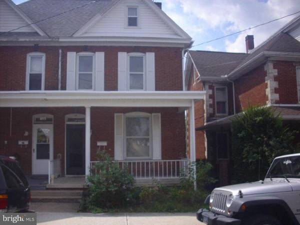 32 FOURTH ST, Waynesboro, PA 17268