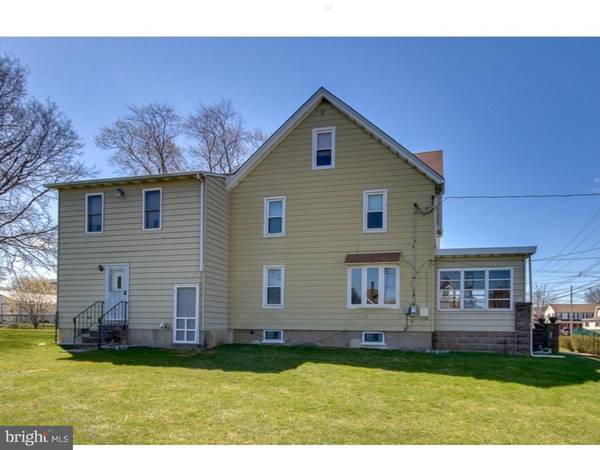 39 CRESCENT AVE, Penndel, PA 19047