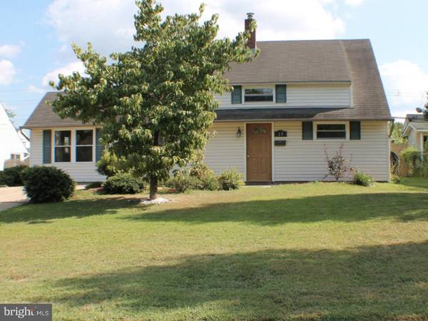 19 REDBROOK LN, Levittown, PA 19055