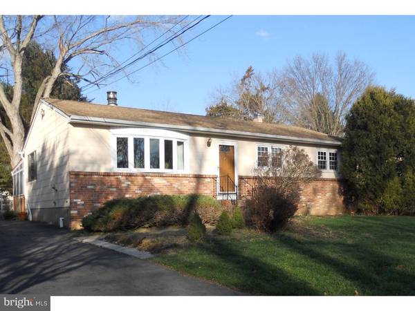 8 HEATHER DR, Ewing Twp, NJ 08638