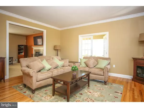 Hamilton, NJ 08620,14 PINE BROOK CT