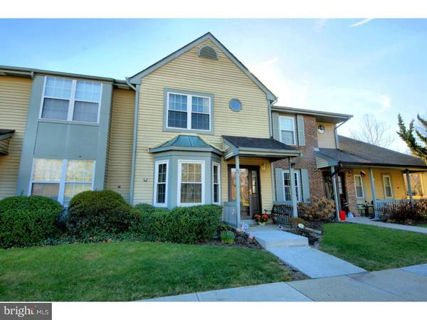 8 WILLIAMSON CT, East Windsor, NJ 08520